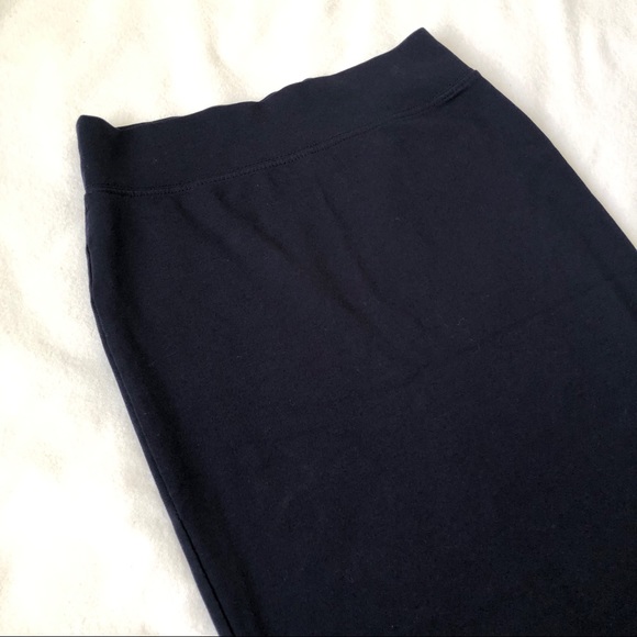 🌺 SWEET navy blue pencil skirt - Picture 2 of 7
